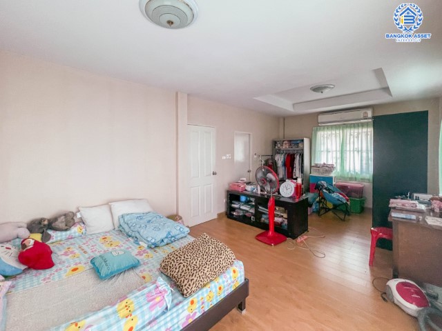 *****บ้านเดี่ยวมือสองย่านกรุงเทพฯ ม.ชวนชื่น เพชรเกษม เนื้อที่กว้างขวางถึง 54 ตร.ว. ฟังก์ชัน 3 ห้องนอน 2 ห้องน้ำ 2 ที่จอดรถ แถมฟรี! 1 เครื่องปรับอากาศ บนทำเลแห่งการเดินทาง เชื่อมต่อหลายเส้นทาง ถ.เพชรเกษม ถ.มาเจริญ ถ.พุทธสาคร ห้ามพลาด!